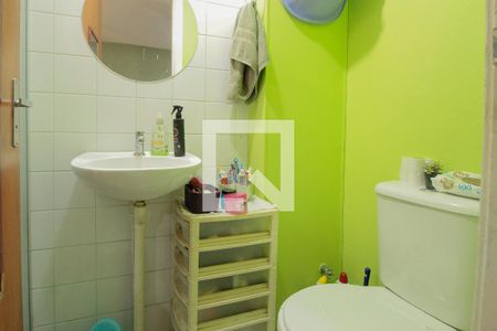 Banheiro de apartamento à venda com 2 quartos, 38m² em Parque Santa Fé, Porto Alegre
