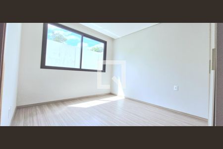 Quarto 2 de casa de condomínio à venda com 4 quartos, 503m² em Alphaville Vespasiano, Vespasiano
