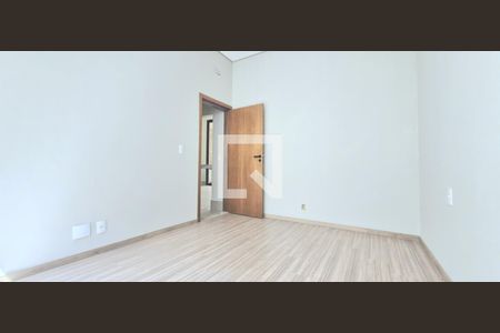 Quarto 1 de casa de condomínio à venda com 4 quartos, 503m² em Alphaville Vespasiano, Vespasiano