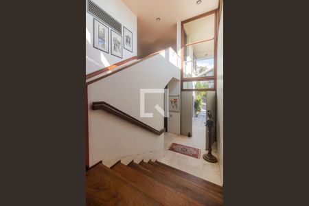 Corredor de casa de condomínio à venda com 4 quartos, 400m² em Santa Tereza, Porto Alegre