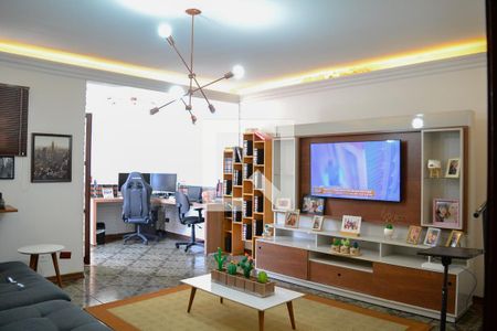 Sala de TV de casa para alugar com 3 quartos, 321m² em Jardim Utinga, Santo André
