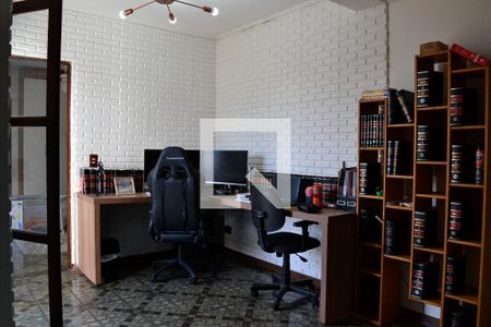 Sala de TV de casa para alugar com 3 quartos, 321m² em Jardim Utinga, Santo André