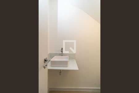 Lavabo de casa à venda com 2 quartos, 97m² em Vila Paiva, São Paulo