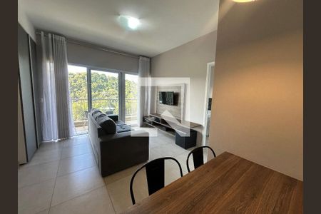 Sala de apartamento para alugar com 1 quarto, 50m² em Residencial Tambore Iii, Santana de Parnaíba