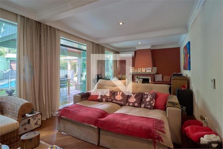 Casa à venda com 3 quartos, 300m² em Vila Elvira, São Paulo