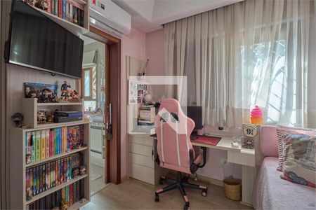 Casa à venda com 3 quartos, 300m² em Vila Elvira, São Paulo