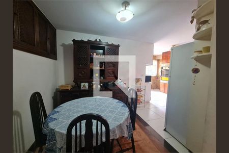 Casa à venda com 3 quartos, 400m² em Interlagos, São Paulo