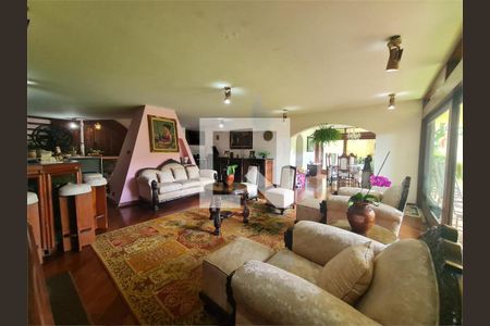 Casa à venda com 3 quartos, 400m² em Interlagos, São Paulo