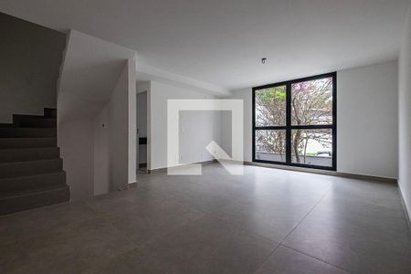 Sala de casa de condomínio à venda com 3 quartos, 225m² em Vila Madalena, São Paulo