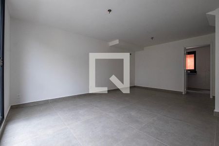 Sala de casa de condomínio à venda com 3 quartos, 225m² em Vila Madalena, São Paulo