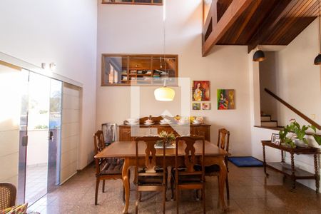 Sala de casa para alugar com 5 quartos, 390m² em Jardim das Paineiras, Campinas