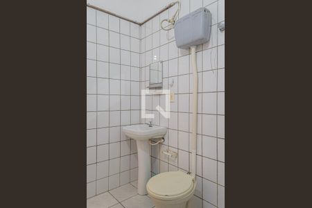 Banheiro de kitnet/studio para alugar com 1 quarto, 20m² em Trindade, Florianópolis