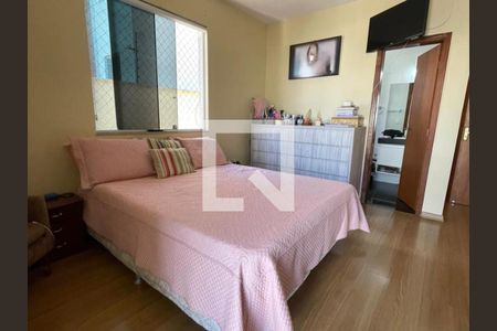 Suíte de casa à venda com 3 quartos, 240m² em Cabral, Contagem