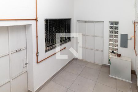 Corredor de casa para alugar com 3 quartos, 150m² em Alto da Lapa, São Paulo