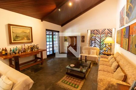 Sala de casa de condomínio à venda com 4 quartos, 1100m² em Piratininga, Niterói