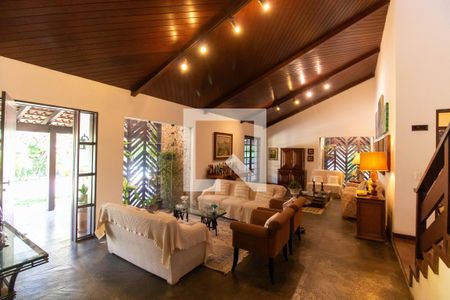 Sala de casa de condomínio à venda com 4 quartos, 1100m² em Piratininga, Niterói