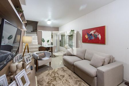 Sala de casa à venda com 4 quartos, 136m² em Vila Anglo Brasileira, São Paulo