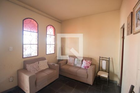 Sala de casa para alugar com 3 quartos, 360m² em Tropical, Contagem