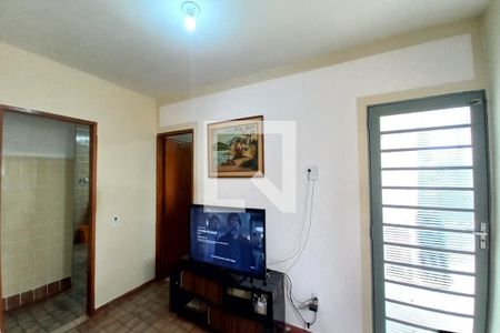 Sala de casa à venda com 6 quartos, 300m² em Jardim Yeda, Campinas