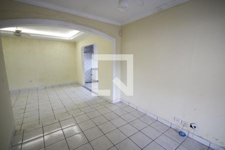 Sala de casa para alugar com 2 quartos, 200m² em Nova Mirim, Praia Grande