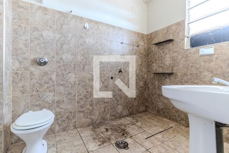 Banheiro de kitnet/studio para alugar com 1 quarto, 60m² em Santa Ifigênia, São Paulo