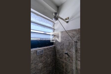 Banheiro de kitnet/studio para alugar com 1 quarto, 60m² em Santa Ifigênia, São Paulo