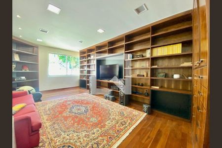 Casa à venda com 4 quartos, 512m² em São Luiz, Belo Horizonte