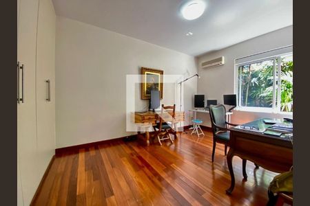 Casa à venda com 4 quartos, 512m² em São Luiz, Belo Horizonte
