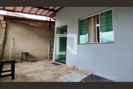 Casa à venda com 2 quartos, 111m² em Jardim Laguna, Contagem