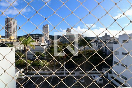 Vista de apartamento para alugar com 3 quartos, 300m² em Jardim Vitoria, Guarujá