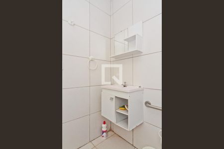 Banheiro de casa para alugar com 1 quarto, 45m² em Vila Ester (zona Norte), São Paulo