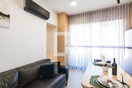 Sala de apartamento para alugar com 1 quarto, 34m² em Saraiva, Uberlândia