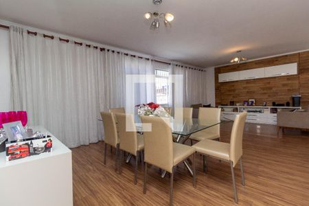 Sala de casa para alugar com 4 quartos, 250m² em Vila Nhocuné, São Paulo