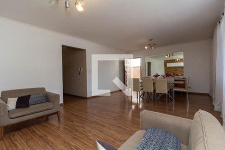 Sala de casa para alugar com 4 quartos, 250m² em Vila Nhocuné, São Paulo