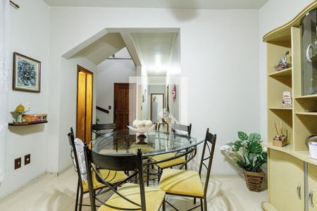 Sala 1 de casa para alugar com 4 quartos, 200m² em Auxiliadora, Porto Alegre