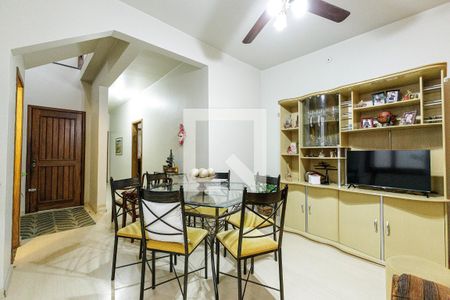 Sala 1 de casa para alugar com 4 quartos, 200m² em Auxiliadora, Porto Alegre