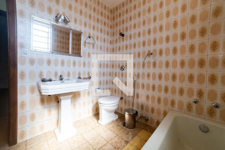 Banheiro Social de casa para alugar com 8 quartos, 883m² em Santa Tereza, Belo Horizonte