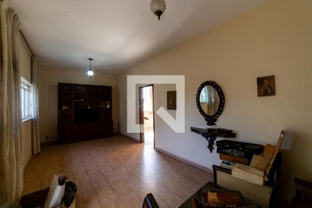 Sala de casa para alugar com 8 quartos, 883m² em Santa Tereza, Belo Horizonte