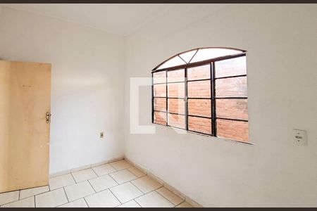 Quarto de casa à venda com 3 quartos, 250m² em Santa Cruz, Belo Horizonte