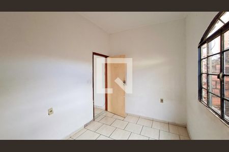 Quarto de casa à venda com 3 quartos, 250m² em Santa Cruz, Belo Horizonte