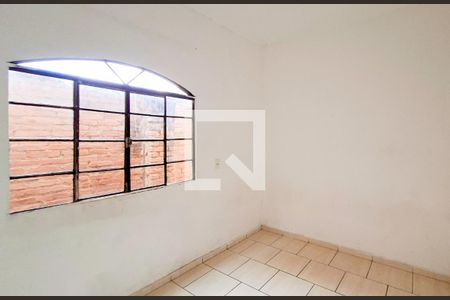 Quarto de casa à venda com 3 quartos, 250m² em Santa Cruz, Belo Horizonte