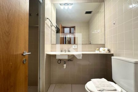 Banheiro de kitnet/studio à venda com 1 quarto, 30m² em Copacabana, Rio de Janeiro