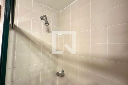 Banheiro de kitnet/studio à venda com 1 quarto, 30m² em Copacabana, Rio de Janeiro