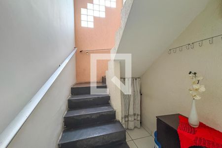 Escada de casa à venda com 2 quartos, 210m² em Jardim Maria Cecilia, São Bernardo do Campo