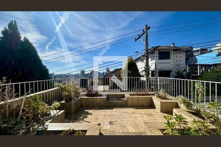 Varanda de casa à venda com 5 quartos, 246m² em Barroca, Belo Horizonte