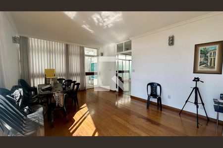 Sala de casa à venda com 5 quartos, 246m² em Barroca, Belo Horizonte