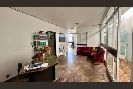 Sala de casa à venda com 5 quartos, 246m² em Barroca, Belo Horizonte