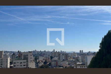Vista de casa à venda com 5 quartos, 246m² em Barroca, Belo Horizonte