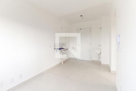 Sala de apartamento à venda com 2 quartos, 32m² em Vila Carmosina, São Paulo