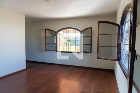 Sala de casa para alugar com 4 quartos, 550m² em Jardim Santa Maria, Jacareí